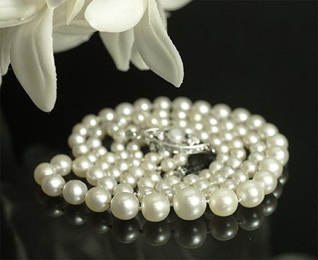 全ての真珠が天然真珠です　鑑定書付き　6〜7ミリ玉　天然真珠　ダイヤモンド　ネックレス