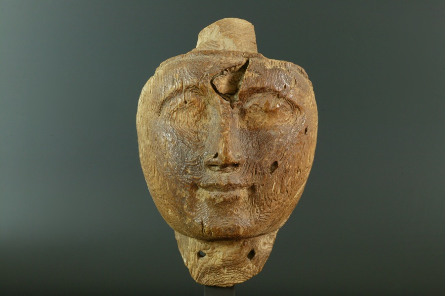 アンティーク　エジプト　新王国　石棺より出土した木製のマスク
