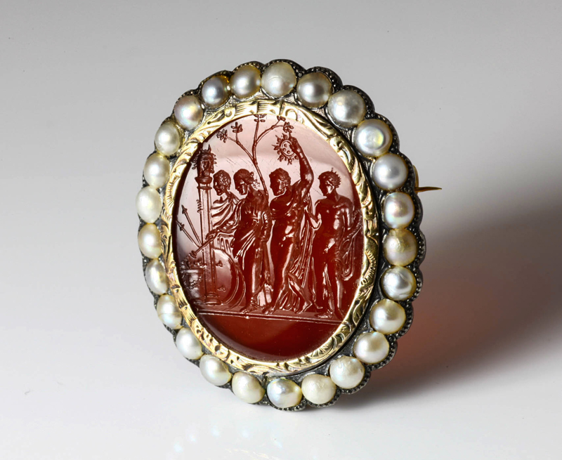 アンティークジュエリー　18世紀　インタリオ　ブローチ　天然真珠　コーネリアン