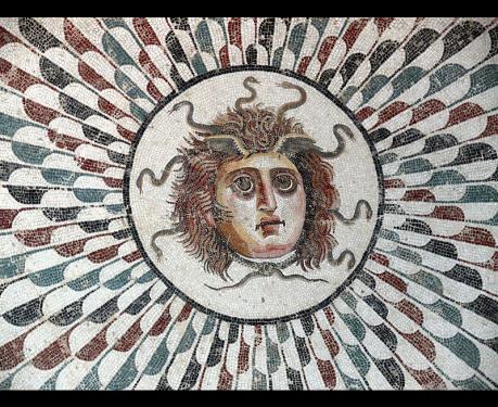 古代ローマ　2世紀　カメオ　「ゴルゴネイオン」