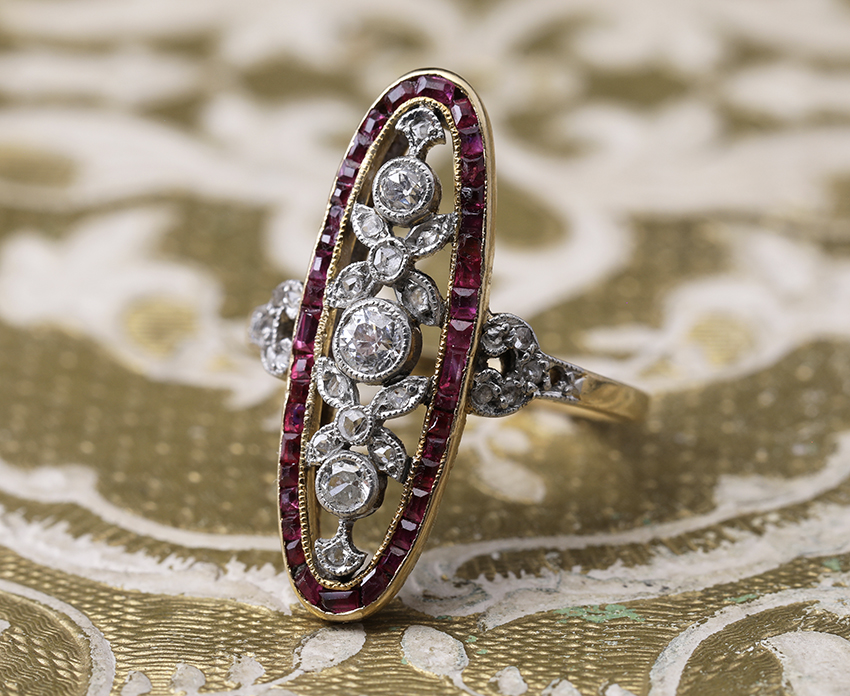 ベルエポック様式 マーキーズシェイプ ダイヤモンド&カリブレカットルビー リング