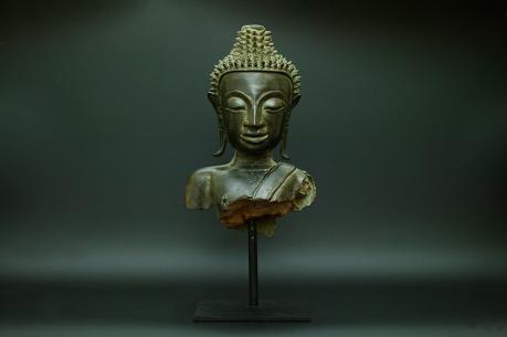 ラオス　仏陀の胸像