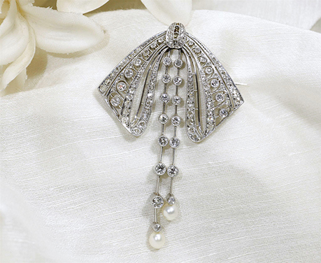 プラチナ　透かし細工　リボン　ダイヤモンド　天然真珠　ブローチ&ペンダント