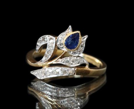 チューリップ サファイヤ ダイヤモンド プラチナ 18k リング 指輪　