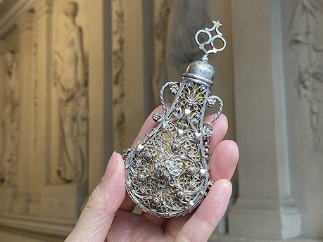 香りを抱く花籠 18世紀〜19世紀 フィリグリー 香水瓶