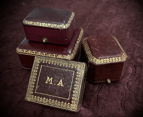 アンティークジュエリーケースの修復につきまして