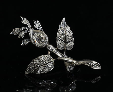 光の蕾 19世紀ローズカット・ダイヤモンド ブローチ